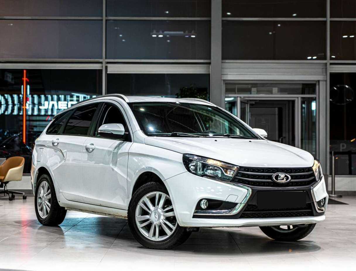 Lada (ВАЗ) Vesta SW, 2019 - фото №2
